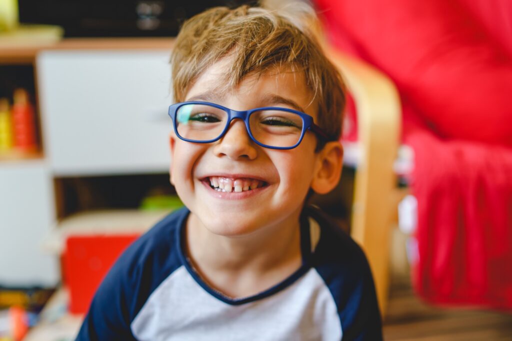 Child wearing iseikonic glasses